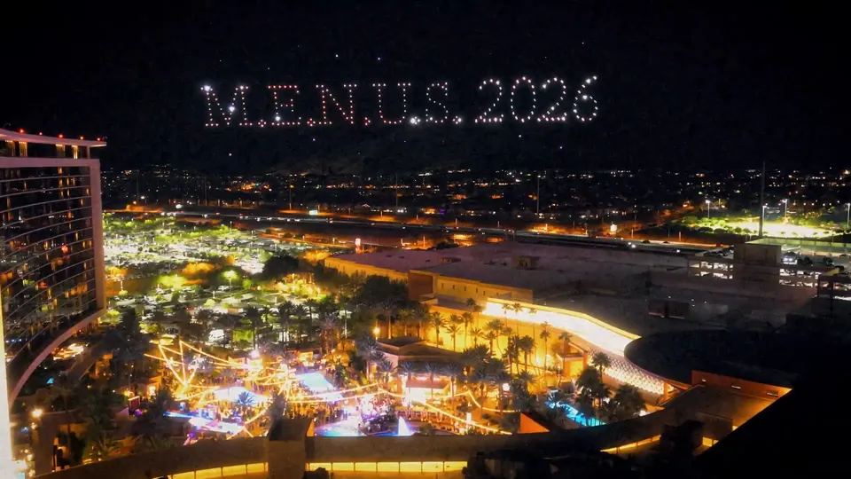 “M.E.N.U.S. 2026” written in drones over the resort